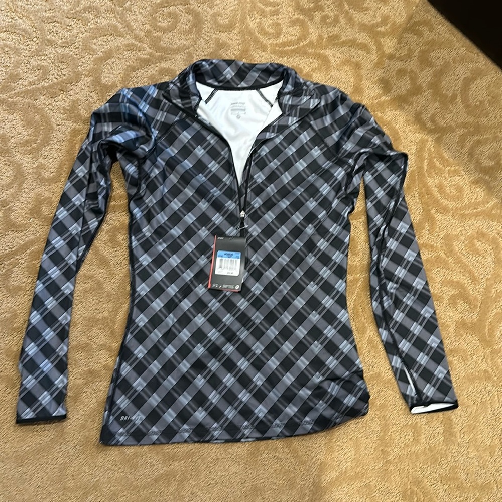 Nike DriFit Quarter Zip NWT